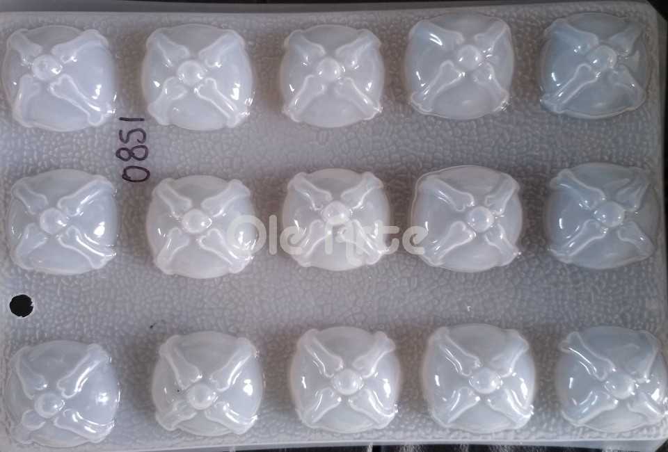 MOL0851